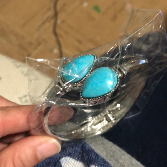 Jewelry - Brand new silver and blue bracelet